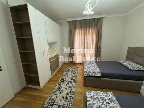 Tirane, jepet me qera apartament 3+1 Kati 1, 370 m² 1.500 € (Laknas)