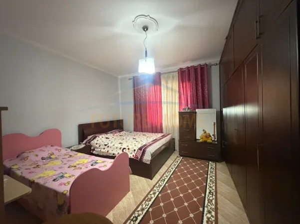 Tirane, shitet shtepi 2+1 , 111 m² 200.000 € 