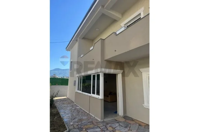 Tirane, jepet me qera Vile Vile 2 Katshe , 1.086 m² 2.000 € 