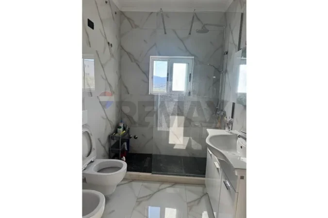 Tirane, jepet me qera Vile Vile 2 Katshe , 1.086 m² 2.000 € 