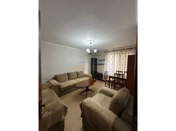 Tirane, shitet apartament 1+1 Kati 3, 54 m² 129.000 € (Stacioni i Trenit, Tirane)