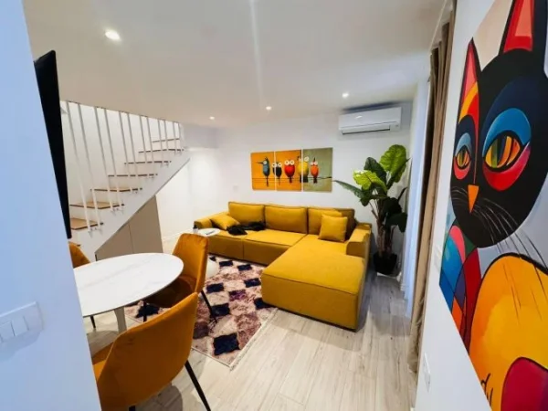 Tirane, jepet me qera apartament Dublex Kati 3, 60 m² 650 € (Xhamlliku , Oxhaku)