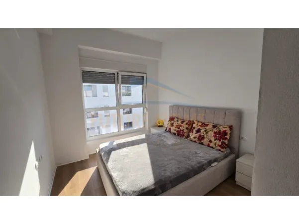 Tirane, jepet me qera apartament 2+1 Kati 7, 86 m² 500 € (Ali Demi, Tirana.)