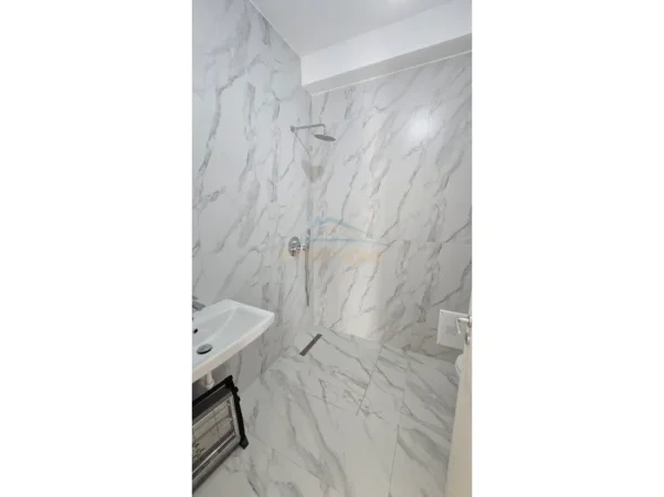 Tirane, jepet me qera apartament 2+1 Kati 7, 86 m² 500 € (Ali Demi, Tirana.)
