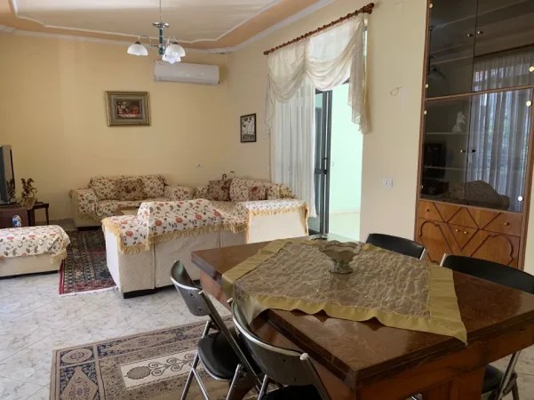 Tirane, jepet me qera apartament 2+1 Kati 2, 150 m² 450 € (kodra e priftit)