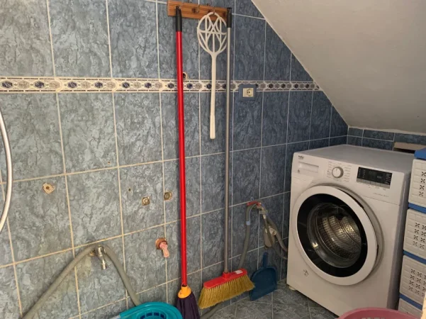 Tirane, jepet me qera apartament 2+1 Kati 2, 150 m² 450 € (kodra e priftit)