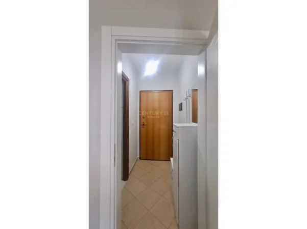 Tirane, jepet me qera apartament 1+1 Kati 3, 52 m² 450 € (xhamllik)