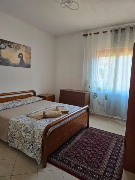 Tirane, jepet me qera apartament 2+1 Kati 3, 120 m² 650 € (Rruga Siri Kodra)