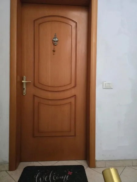 Tirane, jepet me qera apartament 2+1 Kati 3, 120 m² 650 € (Rruga Siri Kodra)