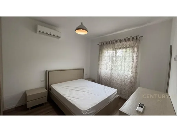 Tirane, jepet me qera apartament 2+1 Kati 3, 107 m² 750 € (Kopshti Botanik)