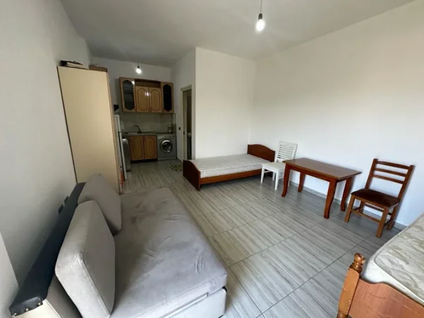 Tirane, jepet me qera nga Pronari, pa-komision garsonier Kati 1, 35 m² 200 € (Rruga Fuat Toptani, Kopshti Sarito)