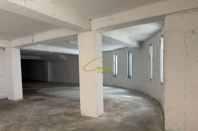 Tirane, jepet me qera magazine Kati 0, 500 m² 2.000 € (SHKOZE)