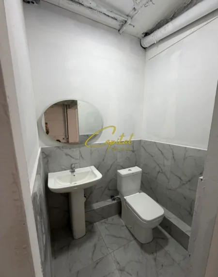 Tirane, jepet me qera magazine Kati 0, 500 m² 2.000 € (SHKOZE)