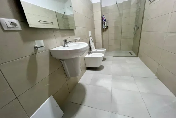 Tirane, jepet me qera apartament 1+1 Kati 6, 90 m² 700 € (Kodra e Diellit)