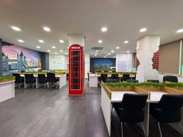 Tirane, jepet me qera zyre Kati 1, 202 m² 2.500 € (Rruga e Kavajes)