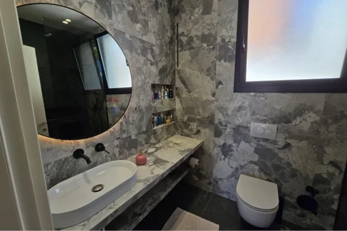 Tirane, shitet Vile 4+1 , 480 m² 590.000 € 
