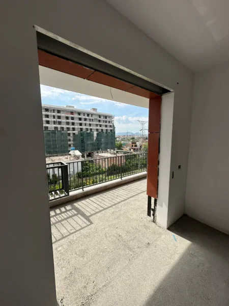Tirane, shitet apartament 1+1+Ballkon Kati 4, 81 m² 97.560 € (Paskuqan)