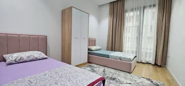 Tirane, jepet me qera apartament 2+1 Kati 3, 125 m² 1.200 € (Rruga e Kavajes)