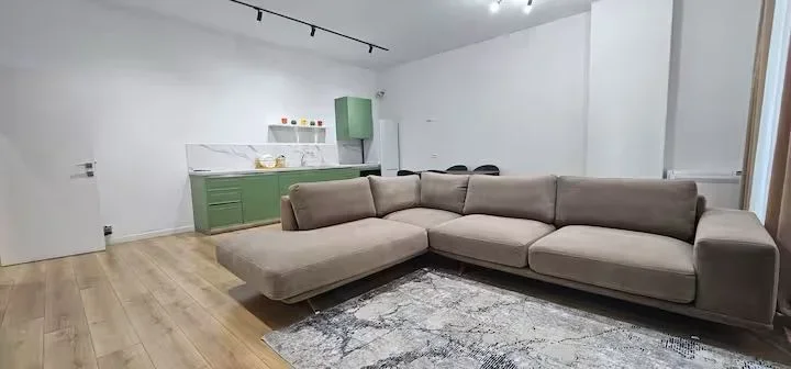 Tirane, jepet me qera apartament 2+1 Kati 3, 125 m² 1.200 € (Rruga e Kavajes)