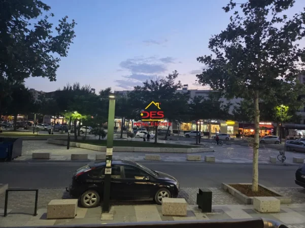 Vlore, shitet ambjent biznesi Kati 0, 65 m² 270.000 € (Rruga Sulejman Delvina)