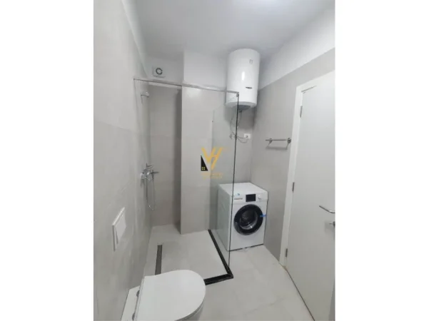 Tirane, jepet me qera apartament 2+1+Ballkon Kati 1, 120 m² 1.300 € (LIQENI I THATE)