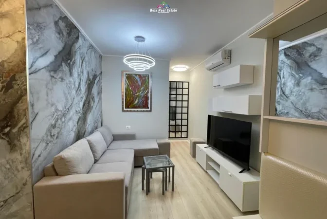 Tirane, jepet me qera apartament 1+1 Kati 4, 65 m² 650 € (Ish Tregu Elektrik)