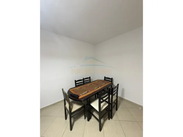 Tirane, jepet me qera apartament 2+1 Kati 4, 90 m² 600 € 