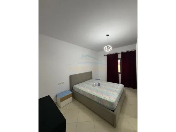 Tirane, jepet me qera apartament 2+1 Kati 4, 90 m² 600 € 