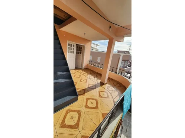 Tirane, jepet me qera apartament 2+1 Kati 2, 132 m² 450 € (Babrru, Tirane)