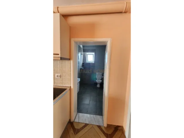 Tirane, jepet me qera apartament 2+1 Kati 2, 132 m² 450 € (Babrru, Tirane)