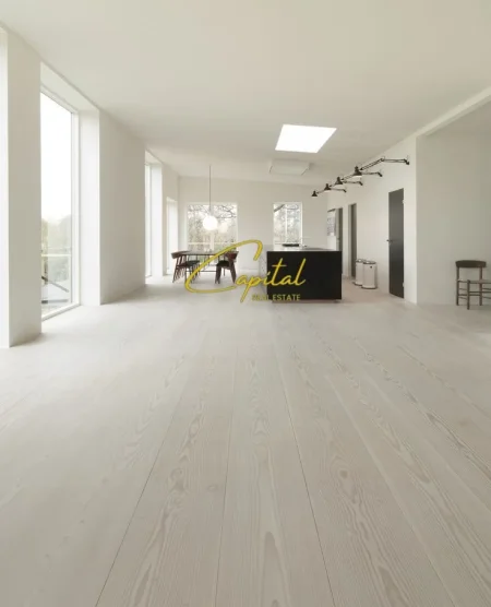 Tirane, jepet me qera ambjent biznesi Kati 0, 186 m² 2.500 € (PAZARI I RI)