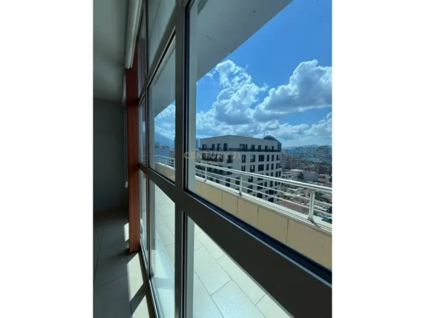 Tirane, jepet me qera zyre Kati 9, 450 m² 6.000 € (Spitali Gjerman)