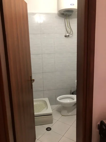 Tirane, jepet me qera apartament 1+1+Ballkon , 70 m² 400 € (Astir, tek Artisti)