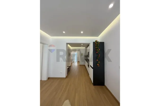 Tirane, jap me qera apartament 1+1+Ballkon Kati 3, 75 m² 850 € (Garda- Ish Blloku)