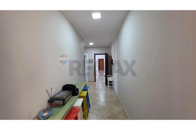 Vlore, shitet apartament 2+1 Kati 10, 100 m² (Lungomare)