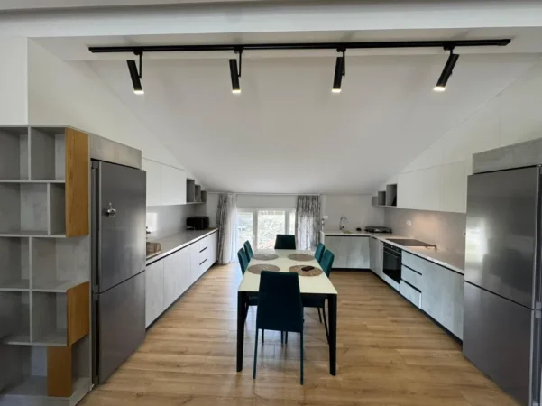 Tirane, jepet me qera apartament Kati 3, 110 m² 1.100 € (Secret Garden prane TEG)