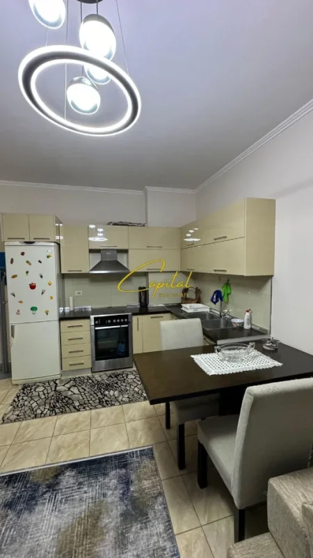 Tirane, jepet me qera apartament 2+1 Kati 5, 85 m² 500 € (ASTIR)