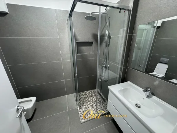 Tirane, jepet me qera apartament 1+1 Kati 3, 70 m² 550 € (KOMPLEKSI GOLDEN PARK 3)
