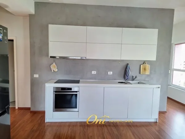 Tirane, jepet me qera apartament 2+1 Kati 5, 90 m² 600 € (KOMPLEKSI MANGALEM)