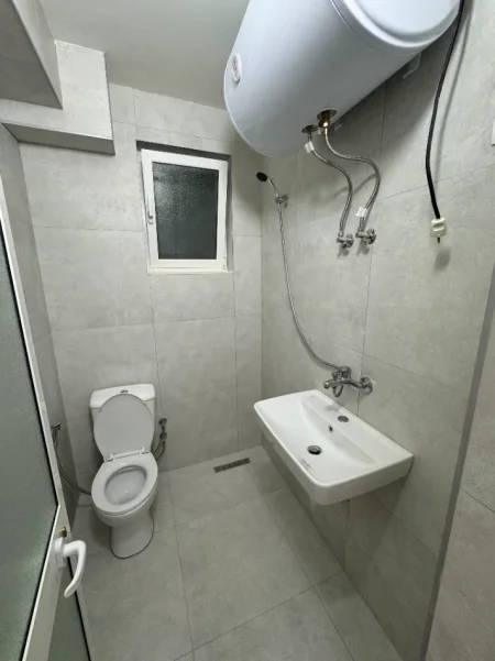 JEPET ME QERA APARTAMENT 1+1 NE QYTET STUDENT, 400 EURO