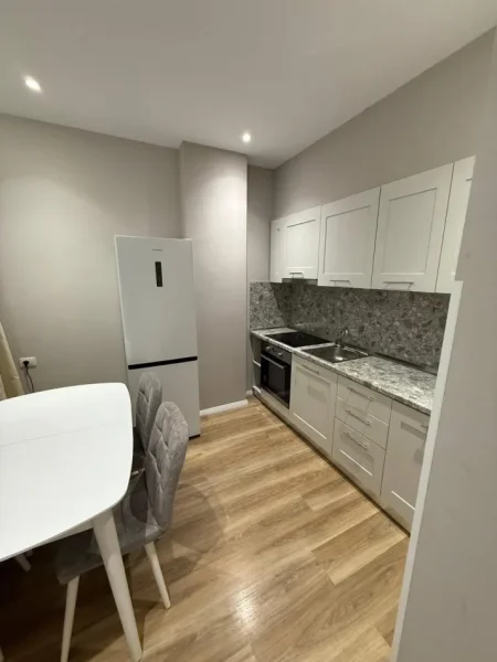 Tirane, jepet me qera apartament 1+1 Kati 6, 75 m² 450 € (Astir)