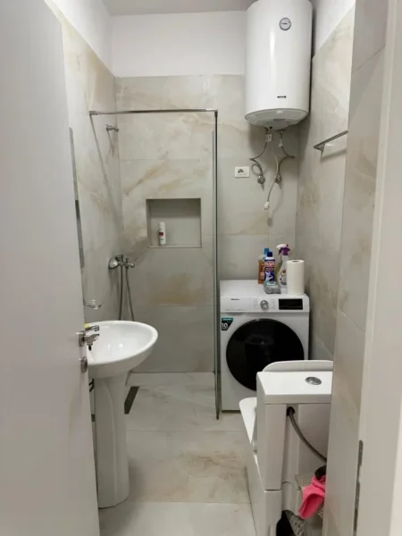 Tirane, jepet me qera apartament 1+1 Kati 6, 75 m² 450 € (Astir)