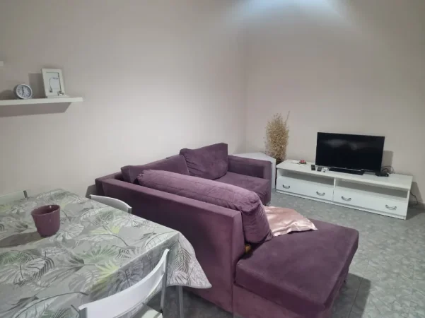 Tirane, jepet me qera apartament 2+1+Aneks+Ballkon Kati 4, 90 m² 550 € (rruga e durresit)