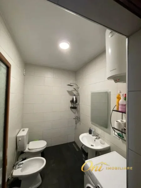 Tirane, jepet me qera apartament 1+1 Kati 4, 67 m² 650 € (RRUGA E DIBRES)