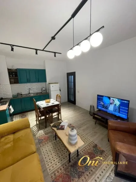 Tirane, jepet me qera apartament 1+1 Kati 4, 67 m² 650 € (RRUGA E DIBRES)