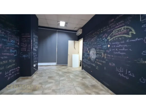 Tirane, jepet me qera zyre Kati 1, 645 m² 5.000 € (Selvia)