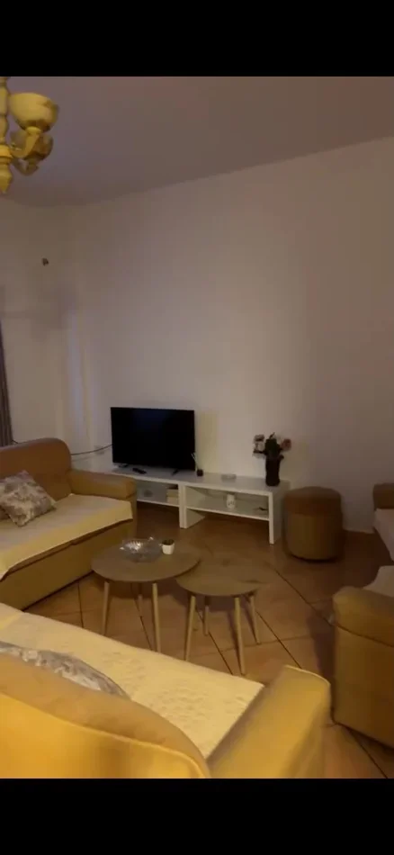 Tirane, jepet me qera apartament 2+1 Kati 3, 117 m² 450 € (DON BOSKO)