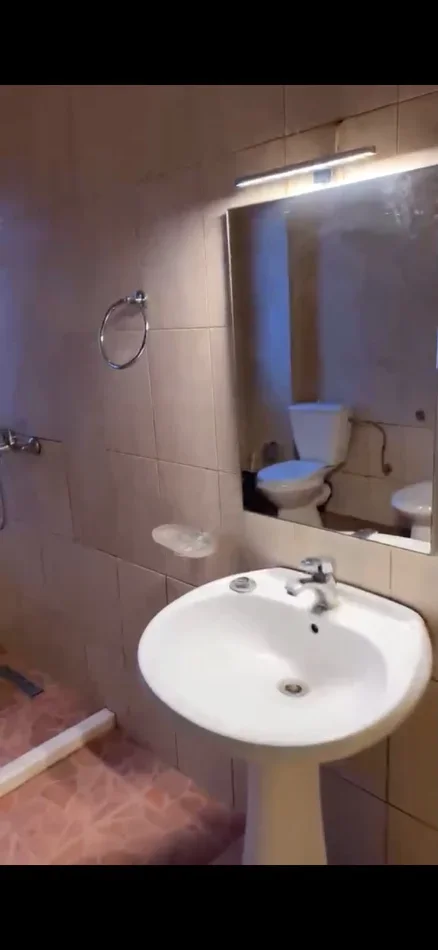 Tirane, jepet me qera apartament 2+1 Kati 3, 117 m² 450 € (DON BOSKO)