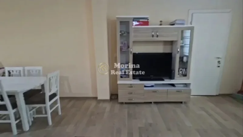 Tirane, jepet me qera apartament 2+1 Kati 1, 100 m² 500 € (Spitali Amerikan 2)