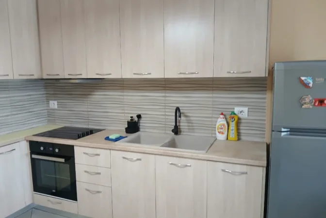 Tirane, jepet me qera apartament 1+1 Kati 5, 75 m² 600 € (Jordan Misja)